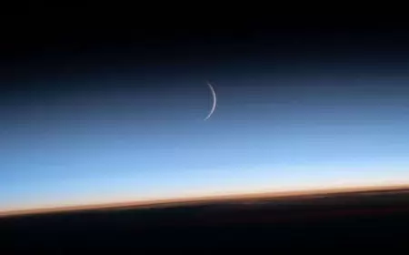 SULTAN AL NEYADI MARKS HIJRI NEW YEAR WITH STUNNING IMAGE OF CRESCENT MOON
