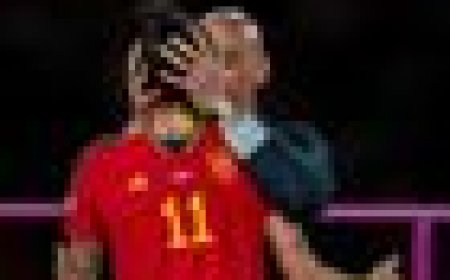 Video shows Hermoso laughing at meme of Rubiales kiss